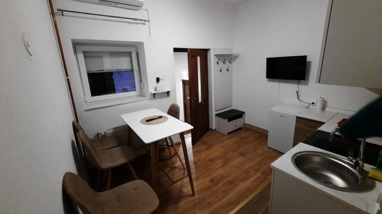 7 Kucica * Livno